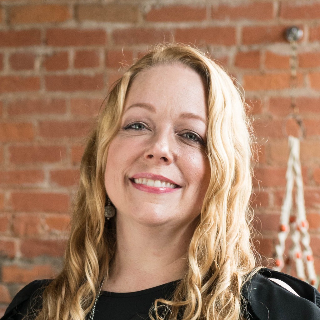 Christina Calhoun, Broker at Pretty Home Realty